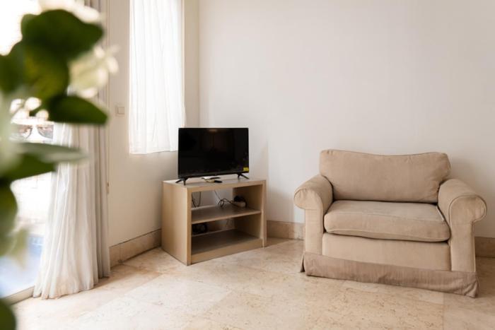 Twospaces Living At The Unit Residence Джакарта Екстериор снимка
