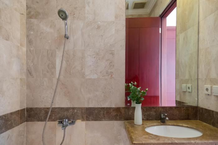 Twospaces Living At The Unit Residence Джакарта Екстериор снимка