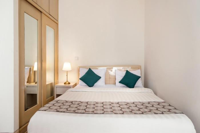 Twospaces Living At The Unit Residence Джакарта Екстериор снимка