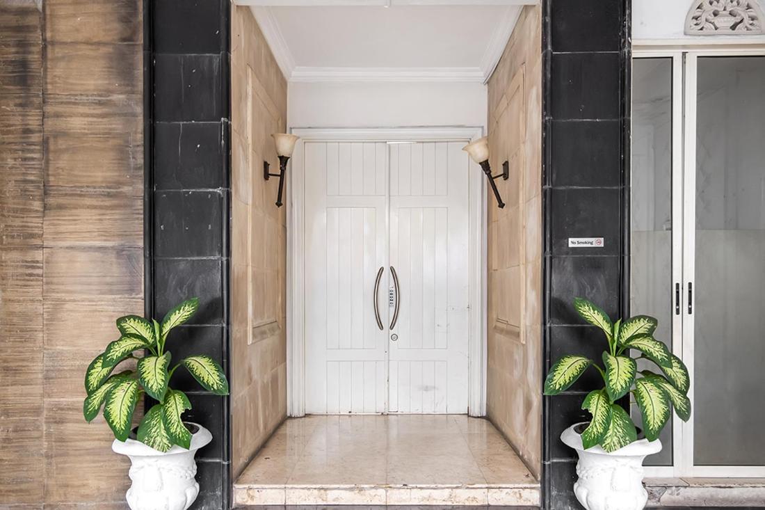 Twospaces Living At The Unit Residence Джакарта Екстериор снимка